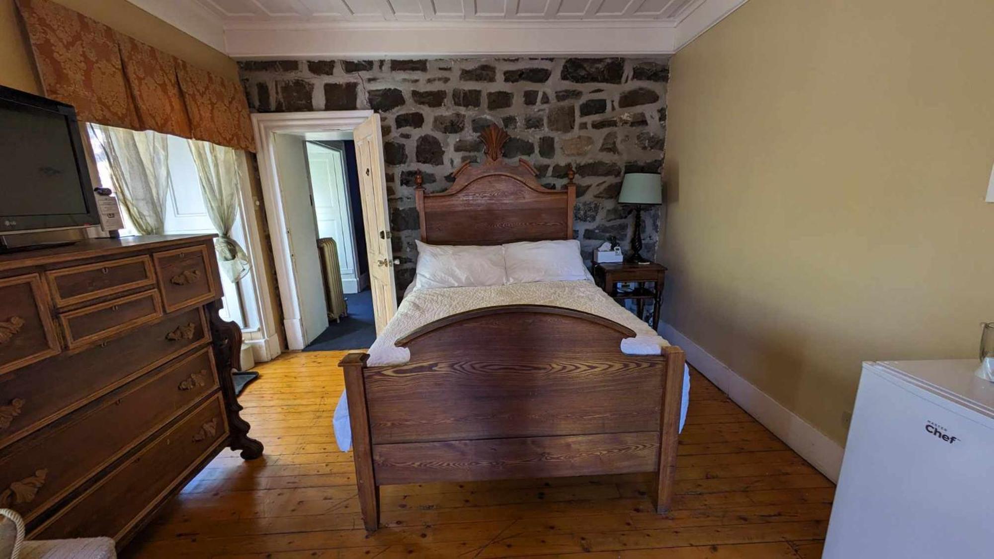 Отель La Maison Rousseau Монманьи Номер фото